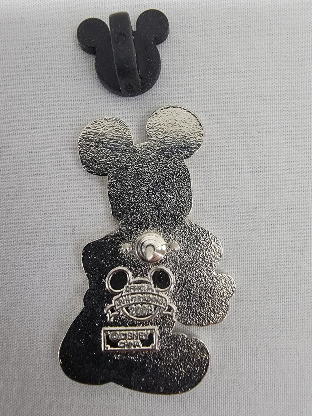 DISNEY Pin Trading ~ MM Modern Series/Booster Pin ~ Mickey Mouse ~ 2008 - Picture 7 of 7